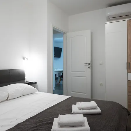 Pyrotima 아파트 *