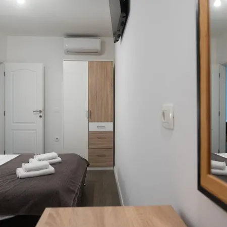 Pyrotima Apartamento Zadar