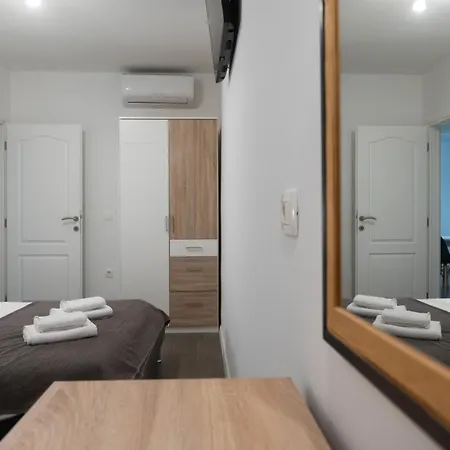 Pyrotima Apartamento *